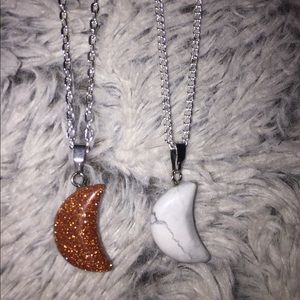SOLD. Set of 2 Stone Moon Necklaces🌙🌙